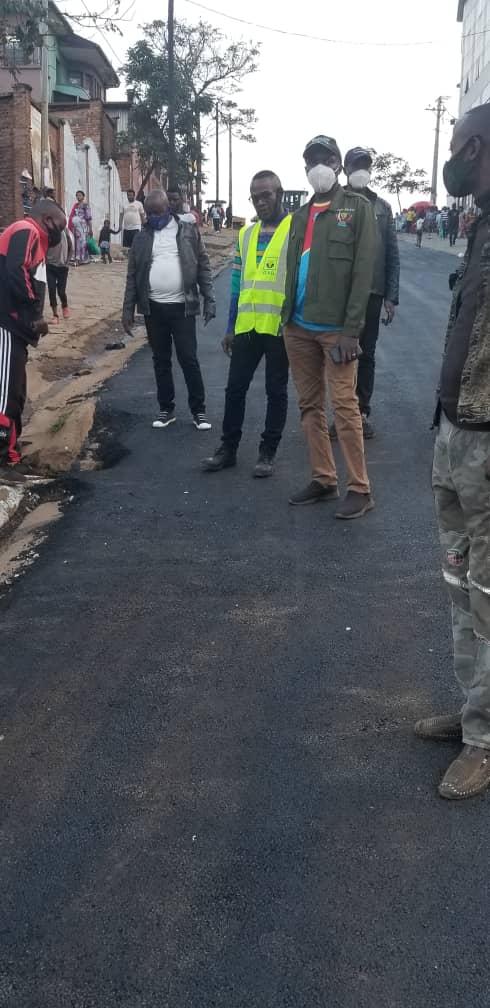 BUKAVU,Voirie Urbaine:Marc Malago KASHEKERE, vice Gouverneur du Sud Kivu a inspecté les travaux de réhabilitation de certaines routes
