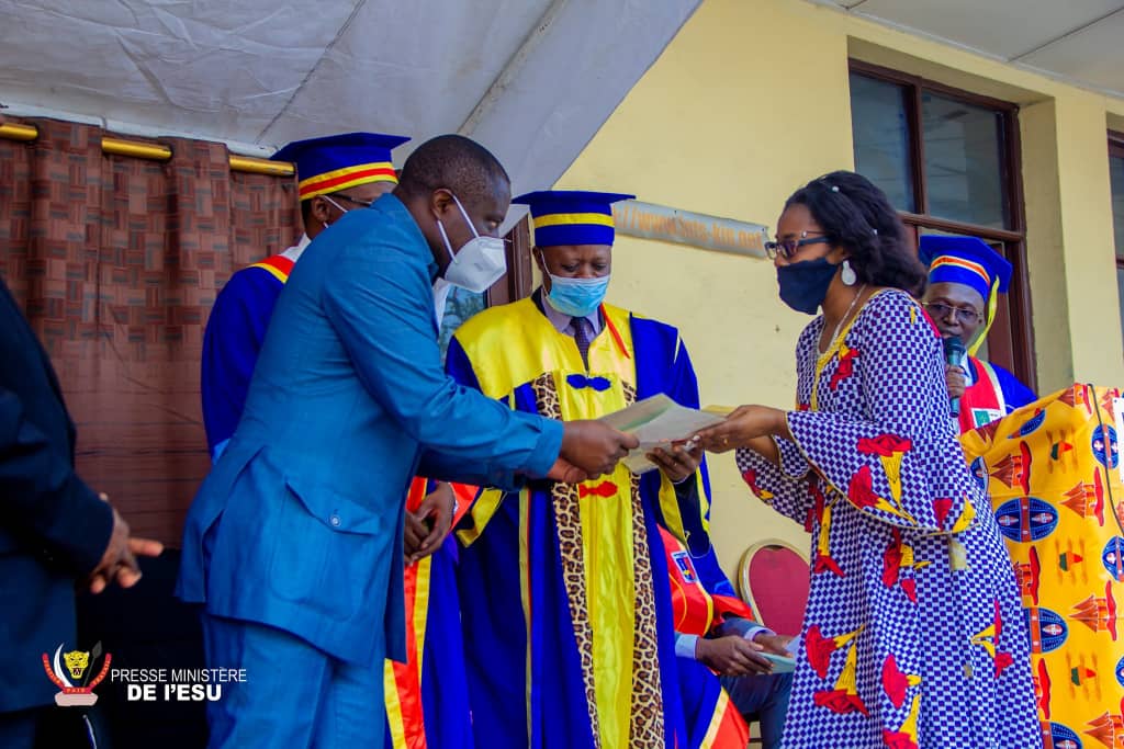 ESU: la remise officielle des 1ers diplômes académiques homologués à l’Institut National du Travail Social