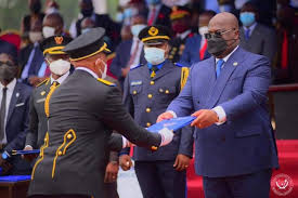 RDC: Félix Tshisekedi  a remis des brevets au    lauréats  de la Première  promotion de l’école  de guerre de Kinshasa 
