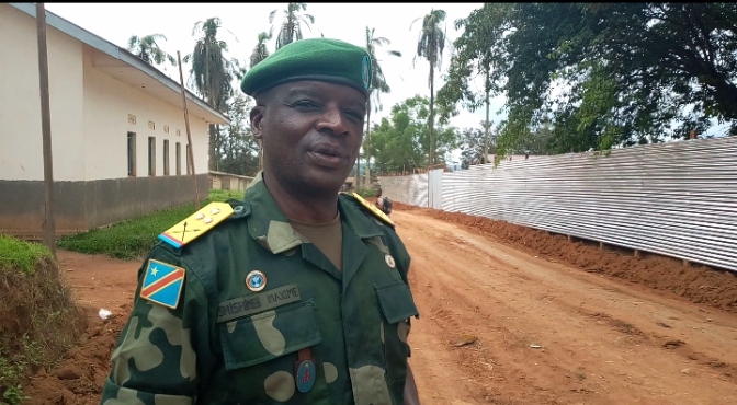 Ituri : Le Colonel Tshishimbi Maxime lance l’entretien des avenues de Mambasa centre