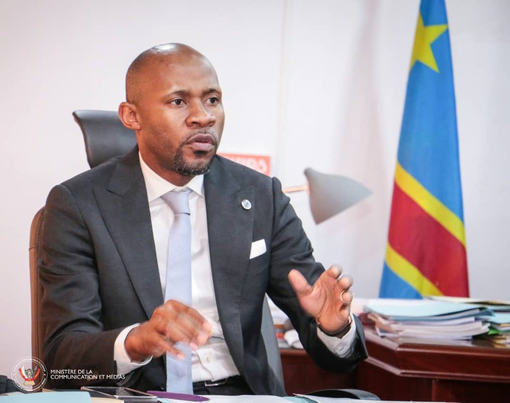 10 ème anniversaire de l’ACAJ: Patrick Muyaya félicite Georges Kapiamba pour le travail abattu