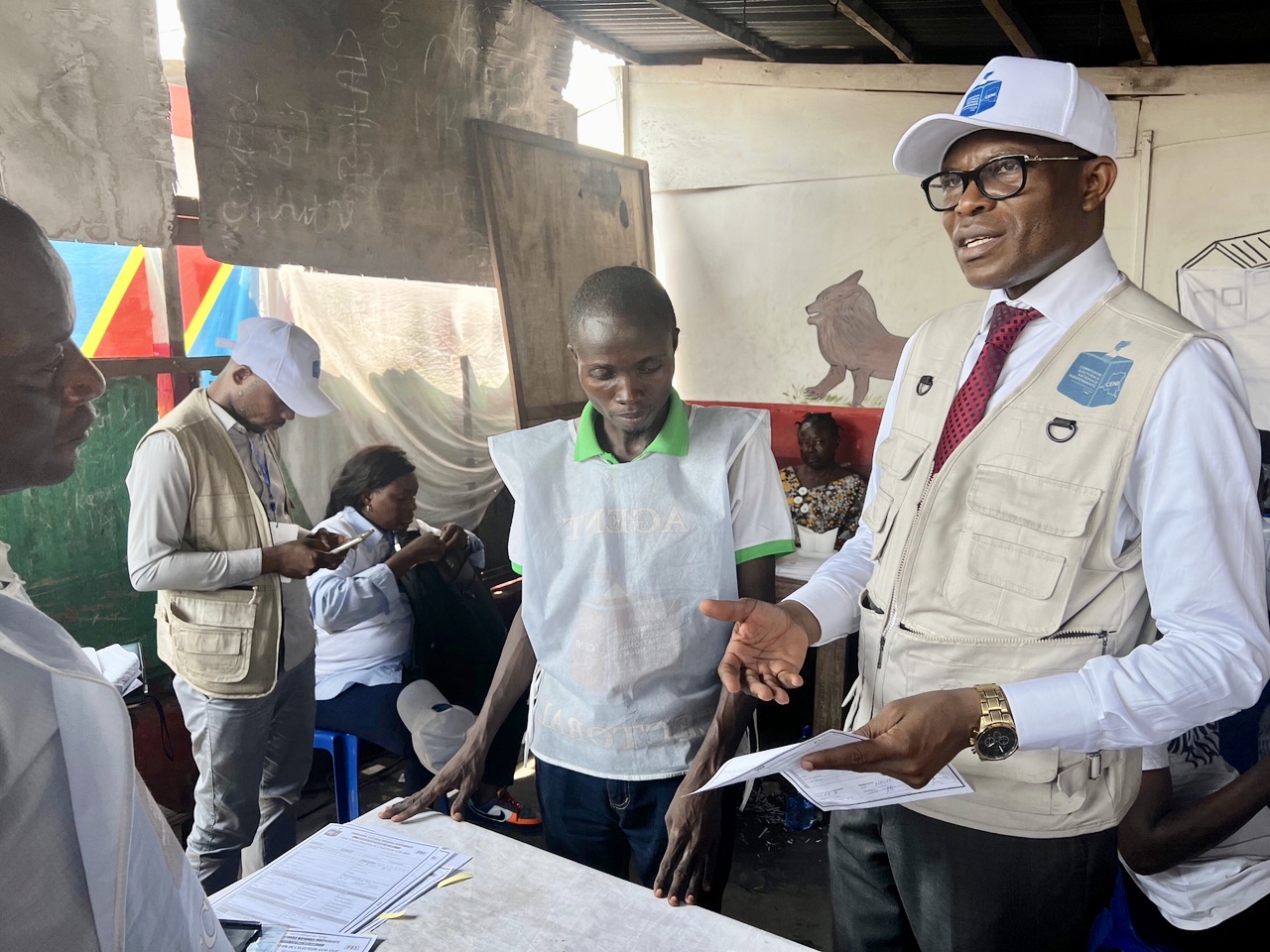 CENI: Me Fabien Boko est arrivé à Kenge pour superviser l’identification et l’enrôlement des électeurs