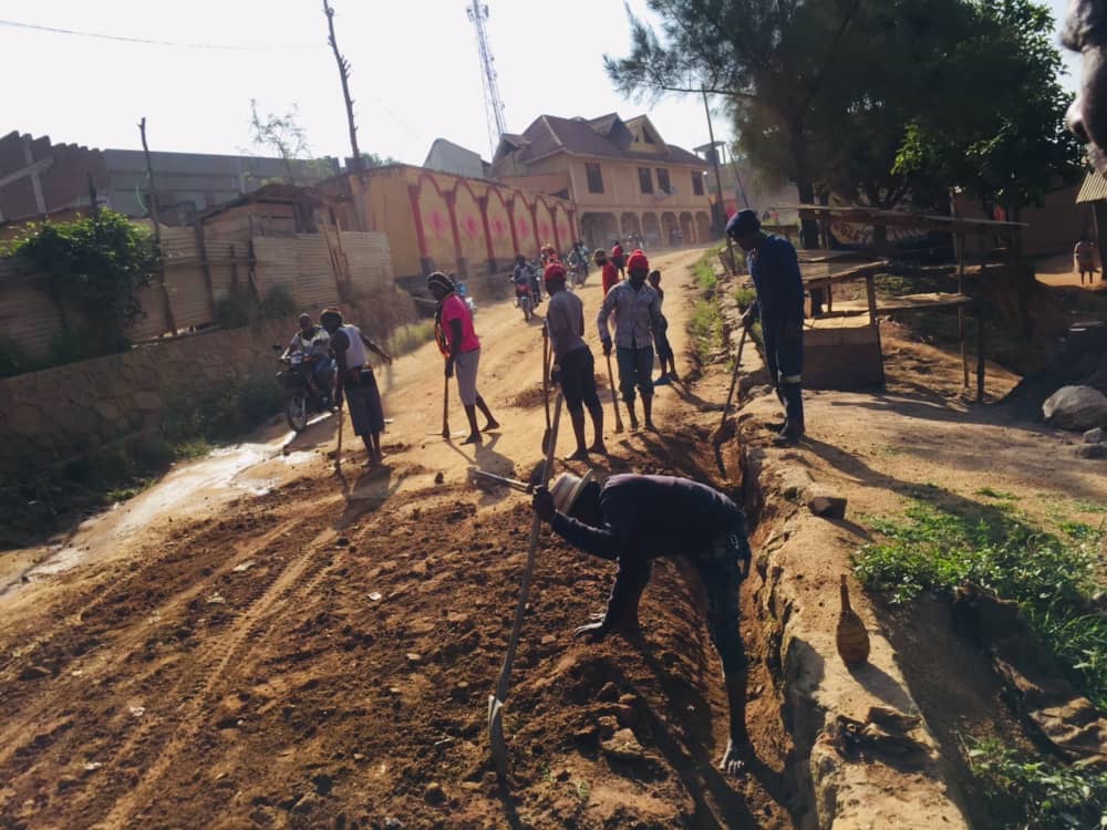 Ituri : le mouvement Rasta Urana se lance dans l’entretien des routes à Bunia