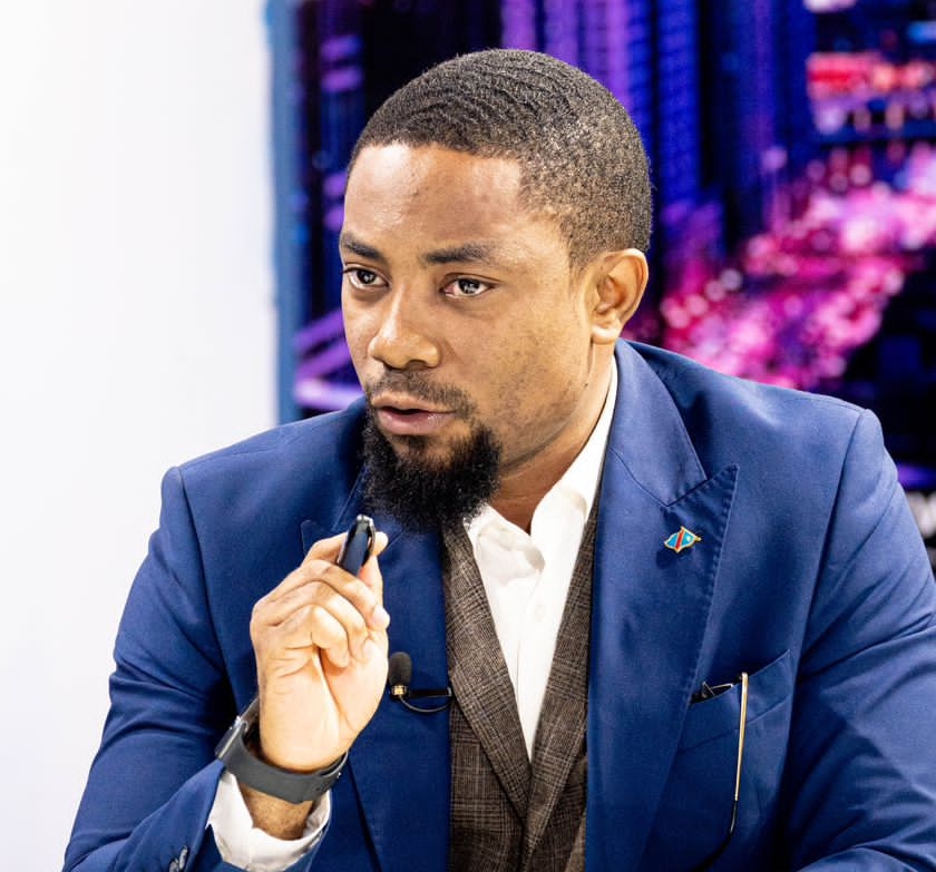 Visite de Macron à Kinshasa : pour Serge Tshiani, «cette visite n’est qu’une opération de séduction du président français»