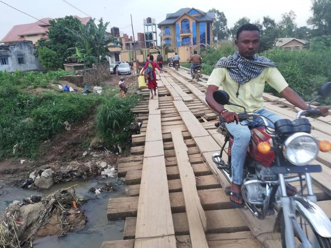 Bunia : l’état dégradé du pont Matete inquiète ses usagers qui demandent sa réhabilitation 