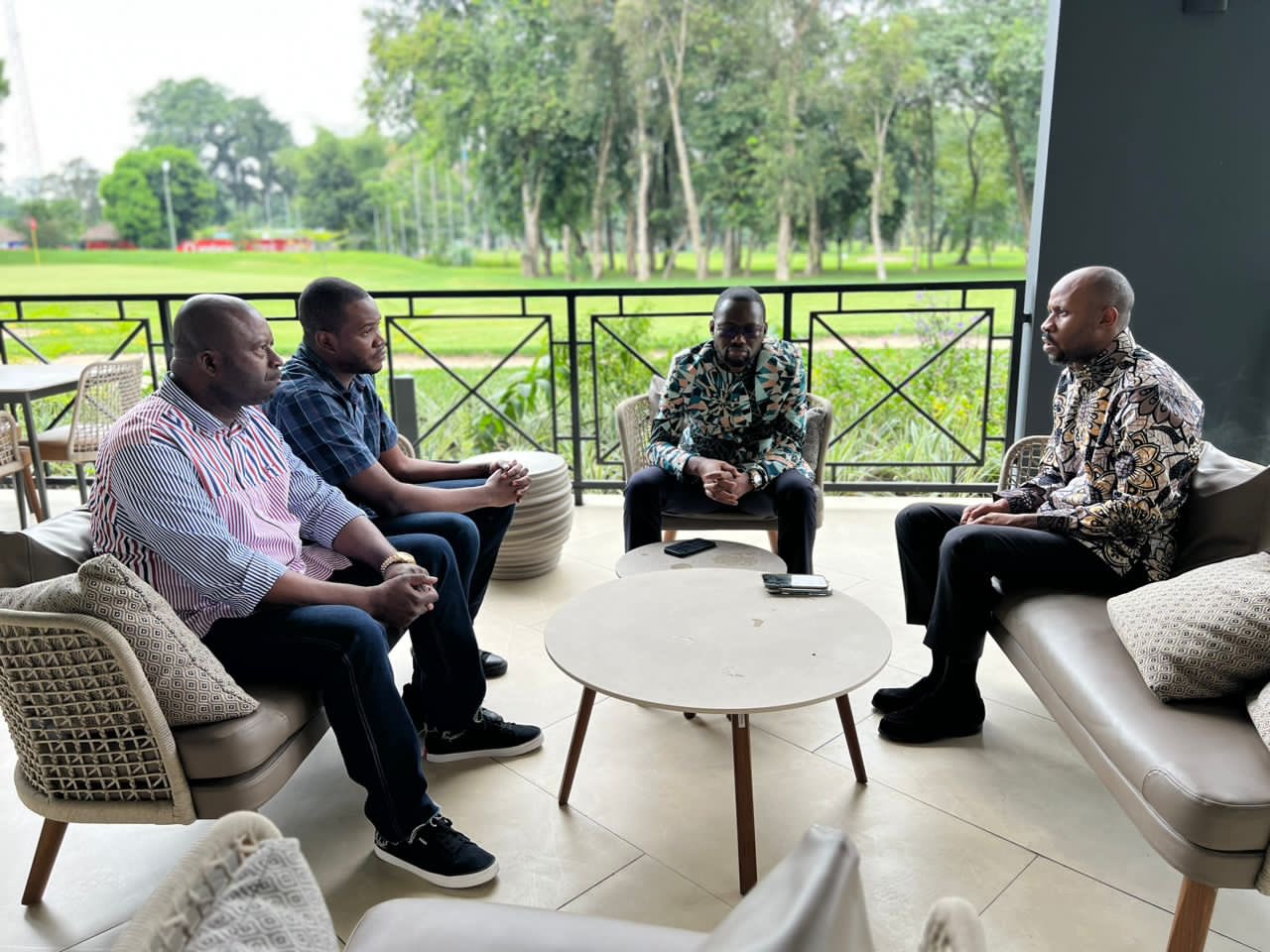 Médias : retrait de la plainte du ministre de la Défense contre le journaliste Stanis Bujakera