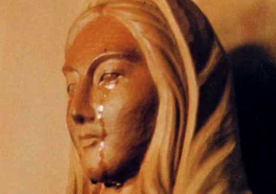 Insolite – Religion : les statues de la Vierge Marie “en pleurs” et les apparitions de fantômes observés en Italie