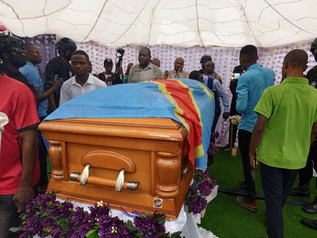 Kasaï Central : le député national John Ntumba inhumé dans sa concession à Bena Mande