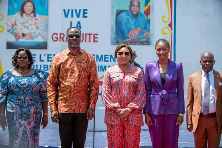 RDC-EPST: Tony MWABA procède à la remise officielle des diplômes d’État édition 2015