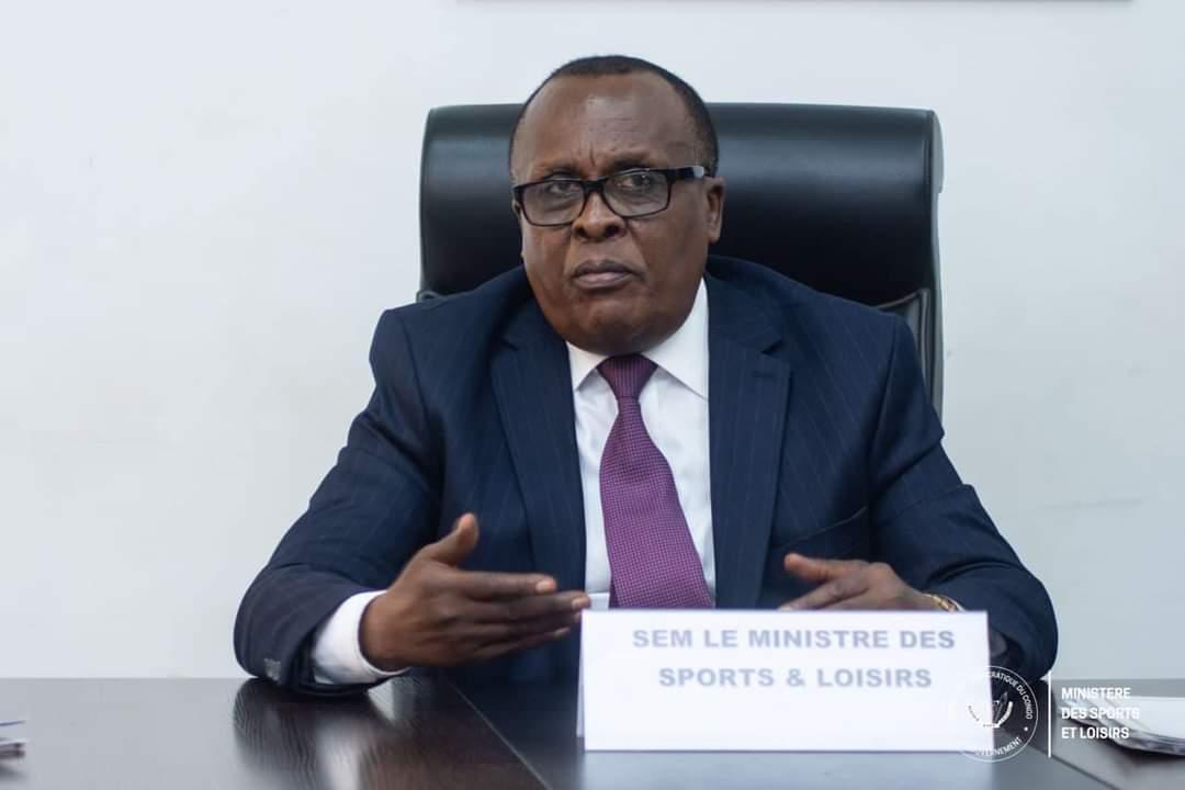 Sport : Le ministre des sports François Kabulo suspend l’administrateur du stade des Martyrs