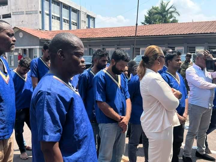 RDC : l’armée présente une vingtaine de criminels économies impliqués dans la fraude et le trafic illicite de l’or au Sud-Kivu