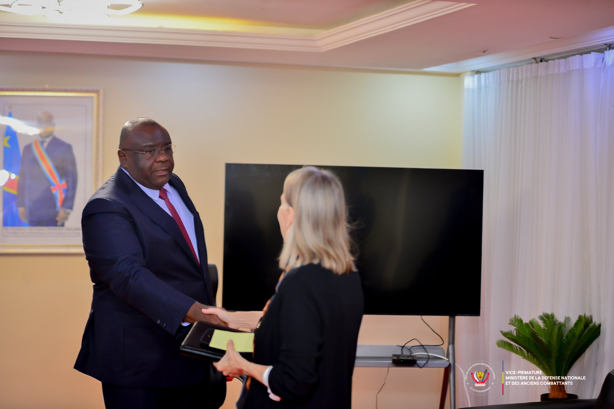 L’ambassadeur des USA en RDC après sa rencontre avec JP Bemba: “Nous demandons aux forces rwandaises de quitter le pays”