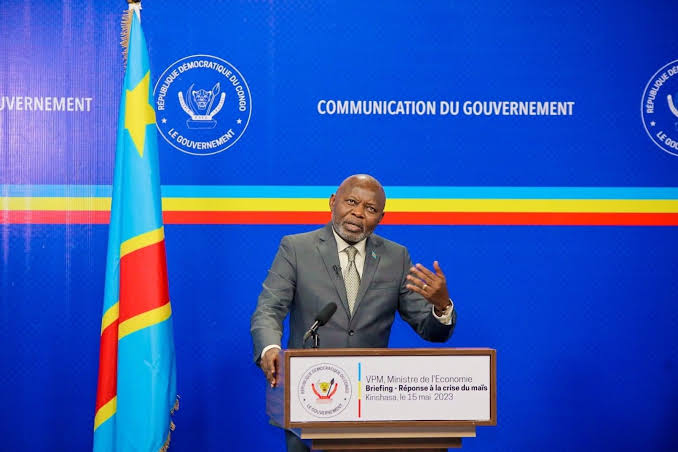 “Si c’est là la solution, laissez-les marcher pour la vie chère…”, réagit Kamerhe sur la marche de l’opposition