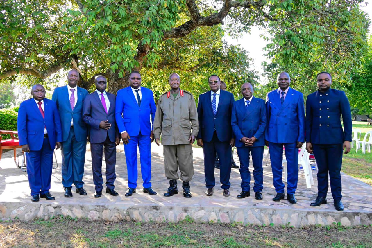 En présence de Museveni, un groupe de députés de la RDC remercie les Ougandais “d’avoir toujours fait preuve de bon voisinage en cas de besoin”