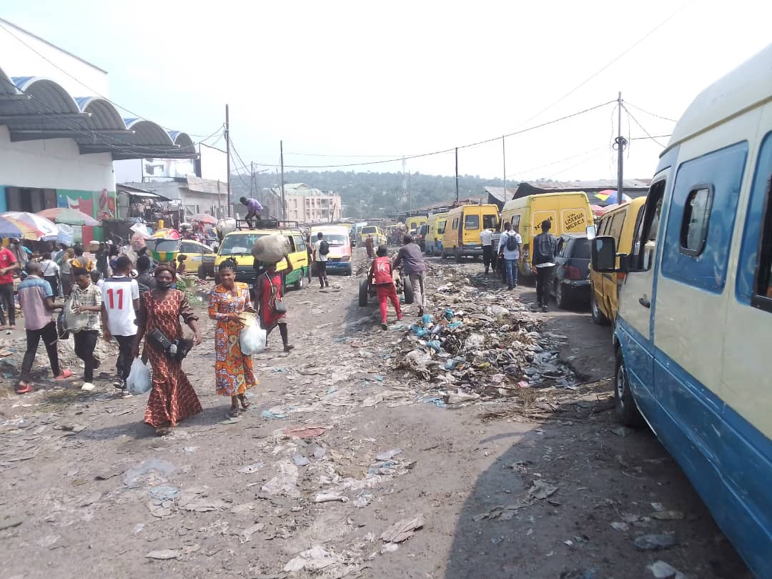 Kinshasa : difficultés énormes à pratiquer la route By-pass au niveau de Rond-point Ngaba, les chauffeurs taxis lancent un SOS aux autorités