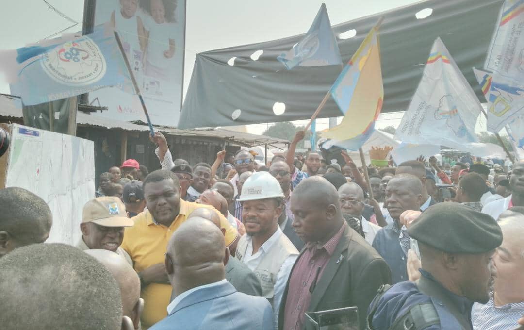 Kinshasa – Tshangu : Auguy Kalonji remercie le chef de l’État pour le lancement des travaux de réhabilitation de l’avenue B.A.T