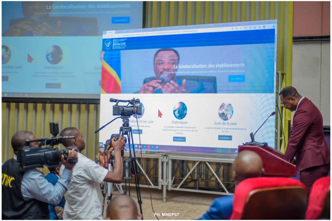 EPST : les enseignants congolais peuvent désormais suivre l’évolution de leur paie en ligne