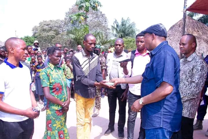 Lomami : trois mois après incendie à Kibungie-Lukate, une assistance financière accordée aux victimes