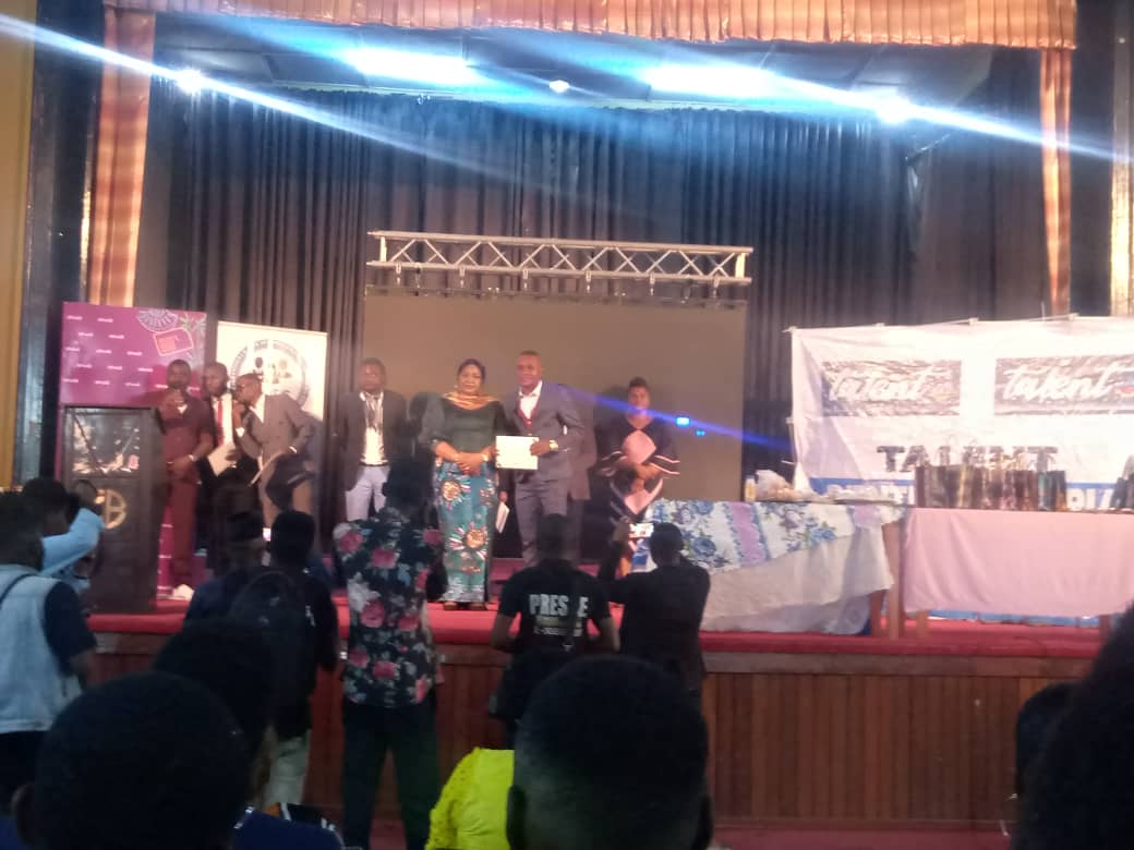 Entrepreneuriat : près de 2 000 jeunes primés dans le secteur du numérique, de la transformation, de l’agroalimentaire et de l’esthétique