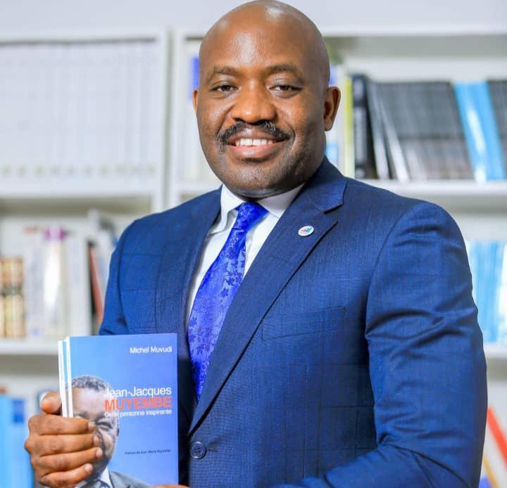 RDC – Littérature : Michel Muvudi présente un livre pour nourrir les générations futures