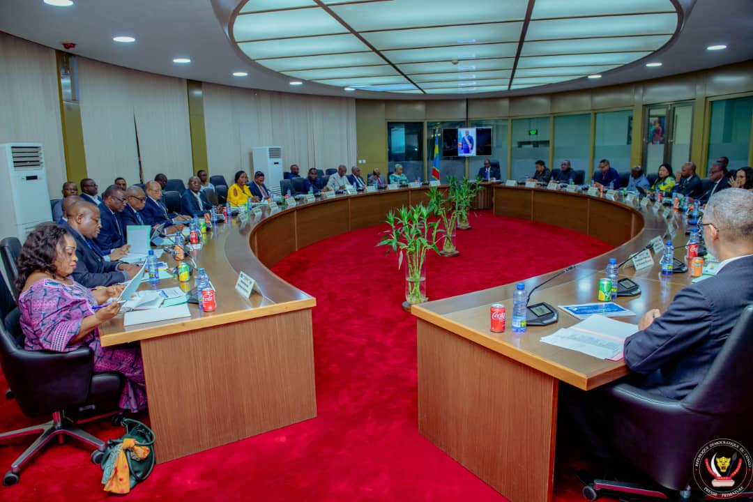 RDC : Patrick Muyaya participe à la présentation de 400 ouvrages pour le développement en RDC