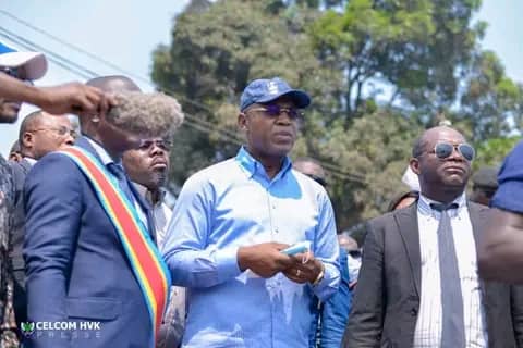 Kinshasa : Gentiny Ngobila au chevet des sinistrés de l’incendie du marché Matadi Kibala