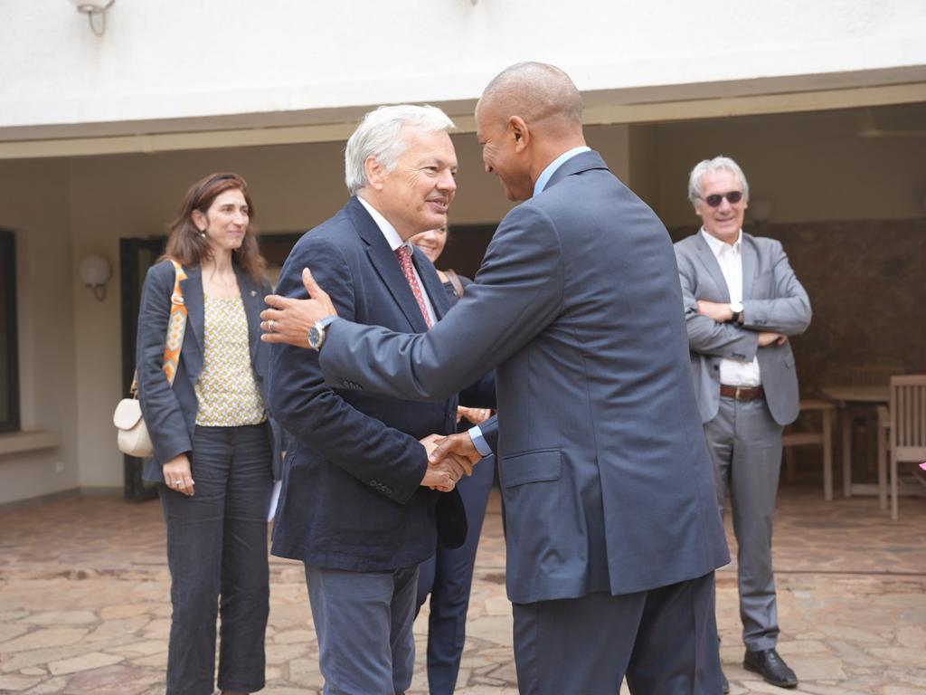 RDC : La situation politique à l’heure des élections au centre des échanges entre un commissaire européen et Moïse Katumbi