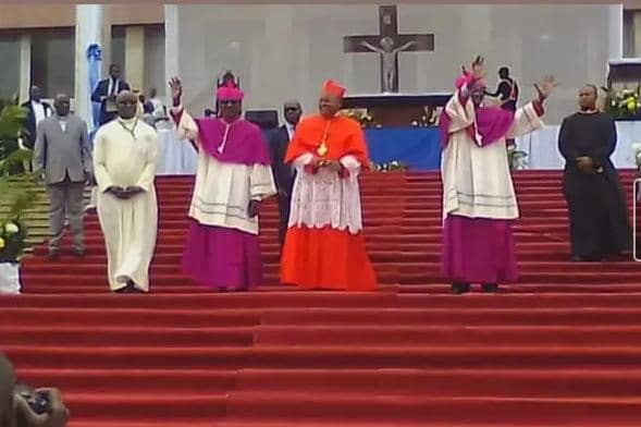 Ordination épiscopale : Édouard Tsimba (66 ans) et Édouard Isango (50 ans) deviennent des évêques auxiliaires de l’archidiocèse de Kinshasa. Mais, qui sont-ils ?