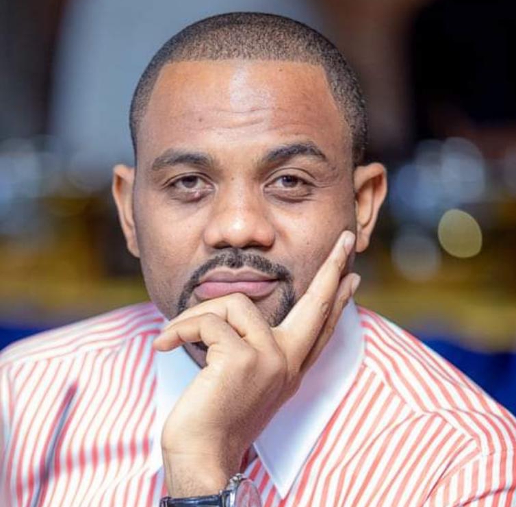 RDC : Fin de ses prestations, Patrick Ntumba honoré par l’hôtel Sultani