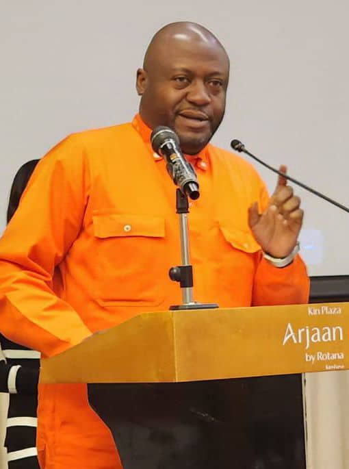 Politique : Ados Ndombasi adresse une question orale avec débat au ministre des Finances