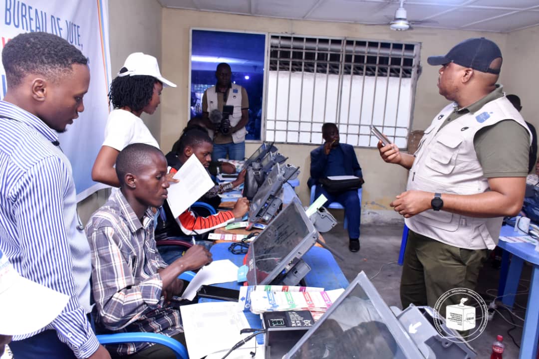 Élections 2023 : Début des tests grandeur nature des DEV dans les antennes de la CENI dans deux provinces 