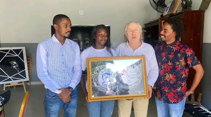 Kinshasa: L’ASBL Never Limit Children a reçu la visite du Chef d’Etablissement du Lycée Prince de Liège au centre Kitumaini