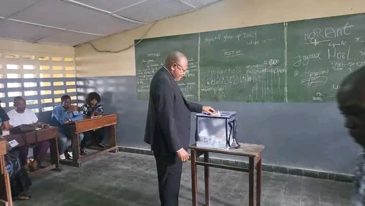 Élections en RDC : Le cardinal Fridolin Ambongo a rempli son devoir civique à Kinshasa