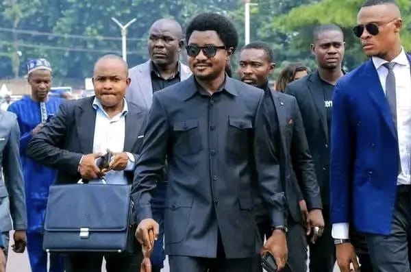 Sécurité : Constant Mutamba adresse une question écrite à Christophe Lutundula et Rose Mutombo sur les crimes commis dans l’Est de la RDC