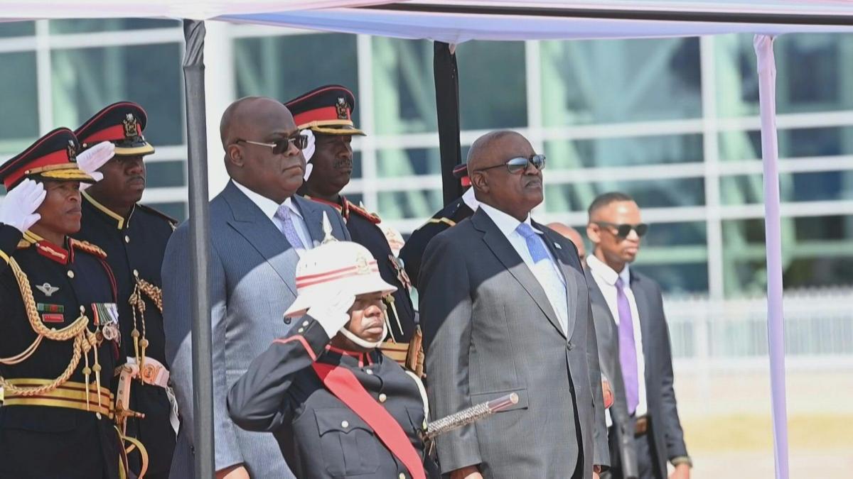 « Défilé militaire et renforcement des positions » : Félix Tshisekedi réagit à la tension régionale en RDC