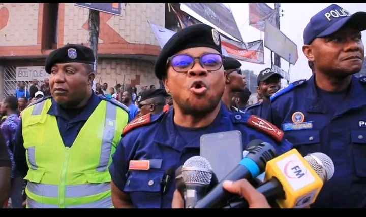 Kinshasa : La police renforce sa présence sur les routes pour faire respecter le code de la route