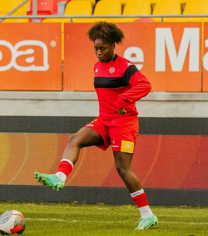 Football/Léopards seniors dames : Absente de la liste des joueuses sélectionnées pour le stage du Sénégal, l’internationale congolaise Tracy Nkodia reste sereine 