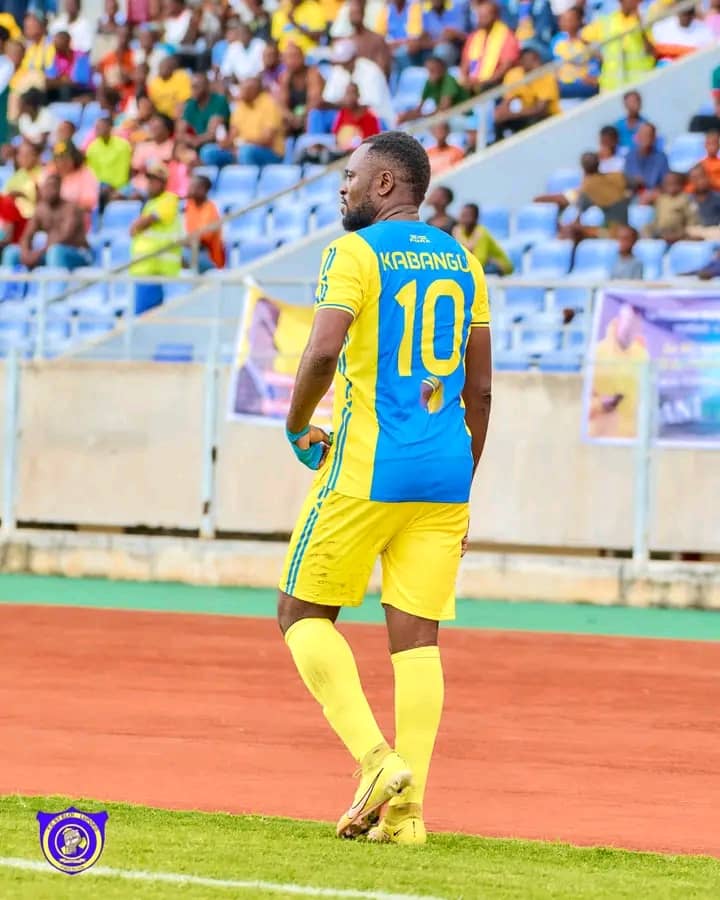 Football/RDC : Patou Kabangu et 11 autres joueurs remerciés par le FC Saint Éloi Lupopo