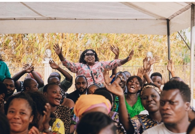 Société : Le gouvernement congolais octroie une aide financière aux vendeurs du marché de la Liberté