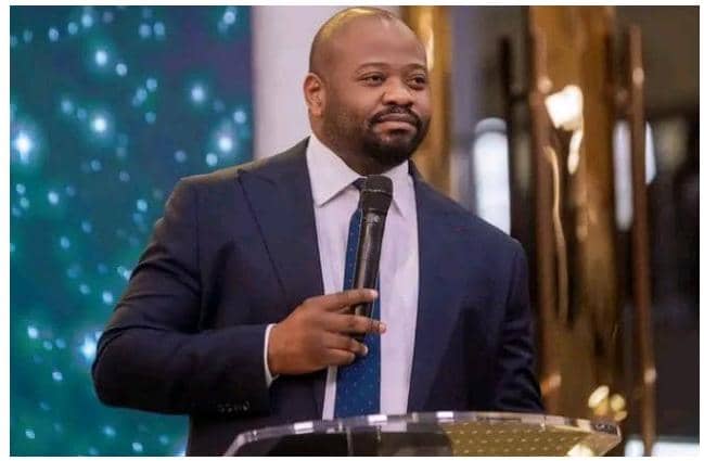 États généraux de la justice congolaise : Moïse Mbiye plaide pour les droits d’auteur et hommage aux artistes dès leur vivant