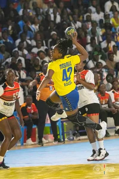 Championnat d’Afrique de Handball séniors dames 2024: Les léopards de la RD Congo font une belle entrée en corrigeant les grues de l’Ouganda 