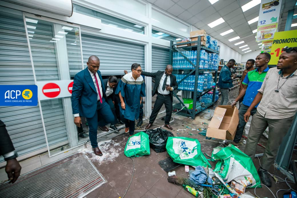 RDC : La Première ministre Judith Suminwa dénonce les “actes intolérables” de vandalisme à Kinshasa