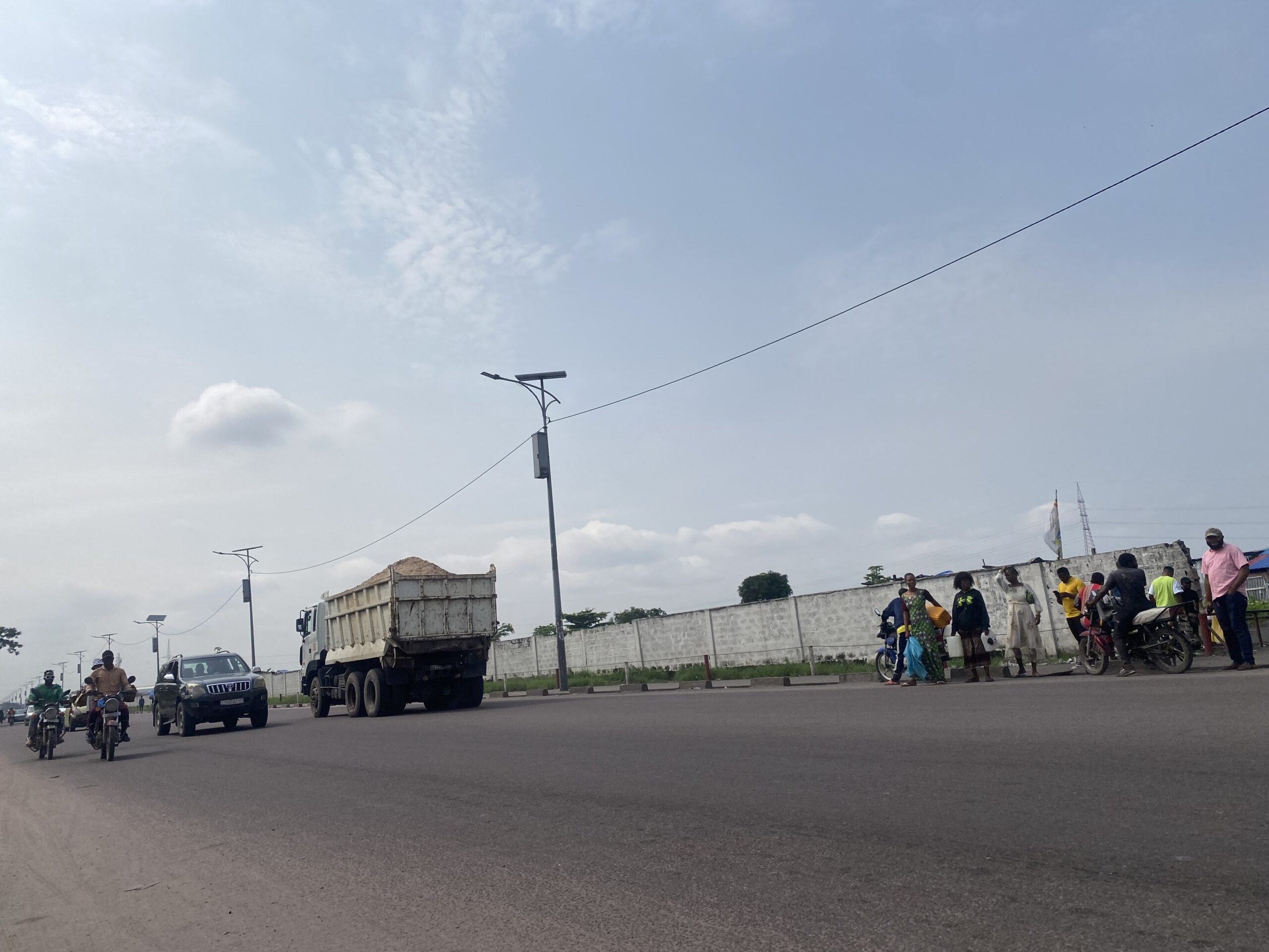 Grève des chauffeurs à Kinshasa : « Je ne comprends pas comment l’État peut imposer des décisions en ignorant totalement les réalités de la ville », déclare un conducteur