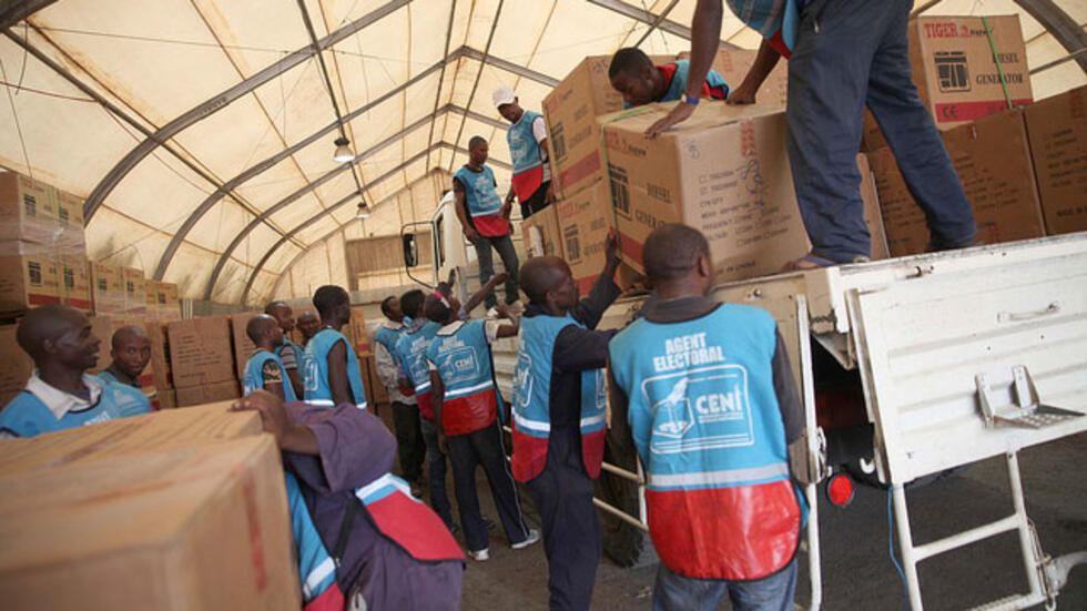 RDC : Le M23 et l’armée rwandaise accusés de piller les entrepôts de la CENI à Goma et de prendre des agents en otage