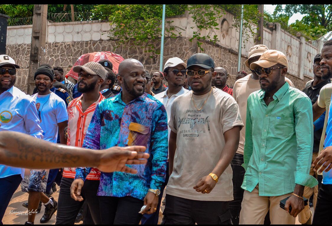 Kinshasa : Papy Labila Nkalim supervise la rénovation de la voirie à la cité Mama Mobutu