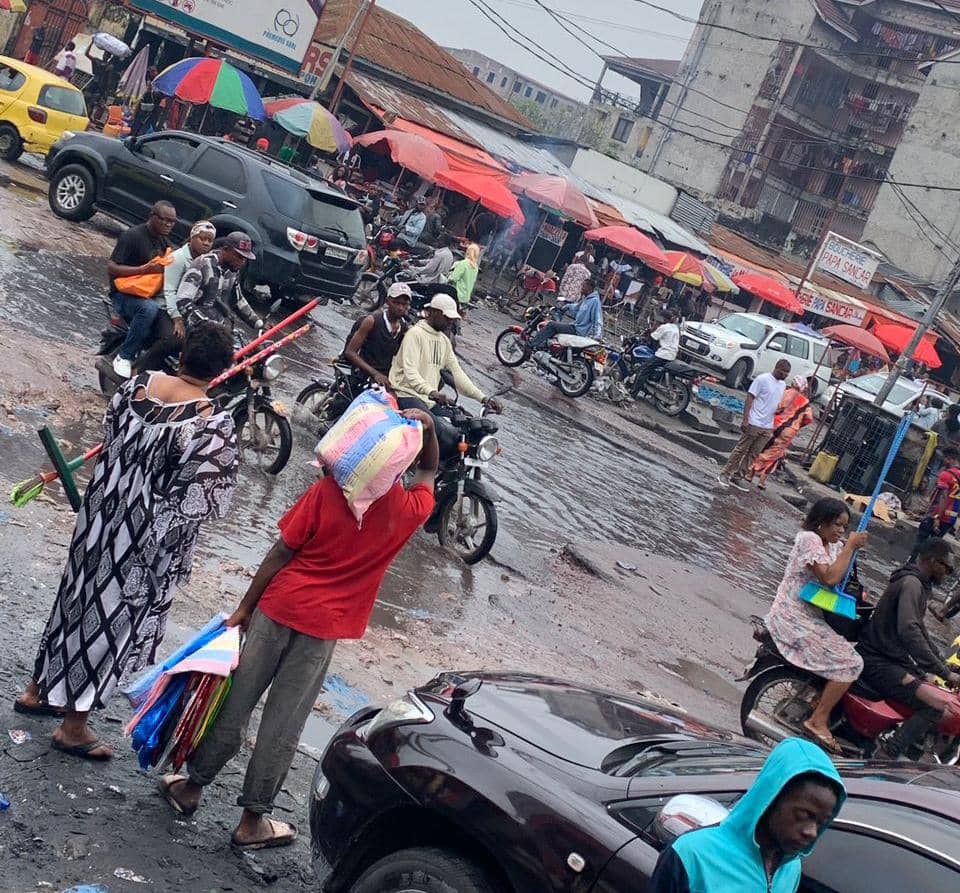 Kasa-Vubu : Routes dégradées et insalubrité étouffent les habitants