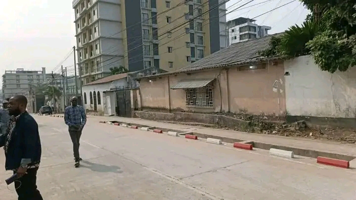 Kinshasa : Raid militaire sur la chaîne Antenne A, un réalisateur interpellé, liberté de la presse menacée ?