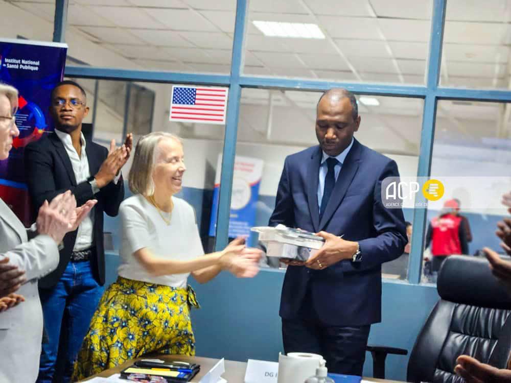 Santé publique : Les États-Unis offrent 554 000 dollars d’équipements numériques à la RDC pour renforcer la surveillance sanitaire