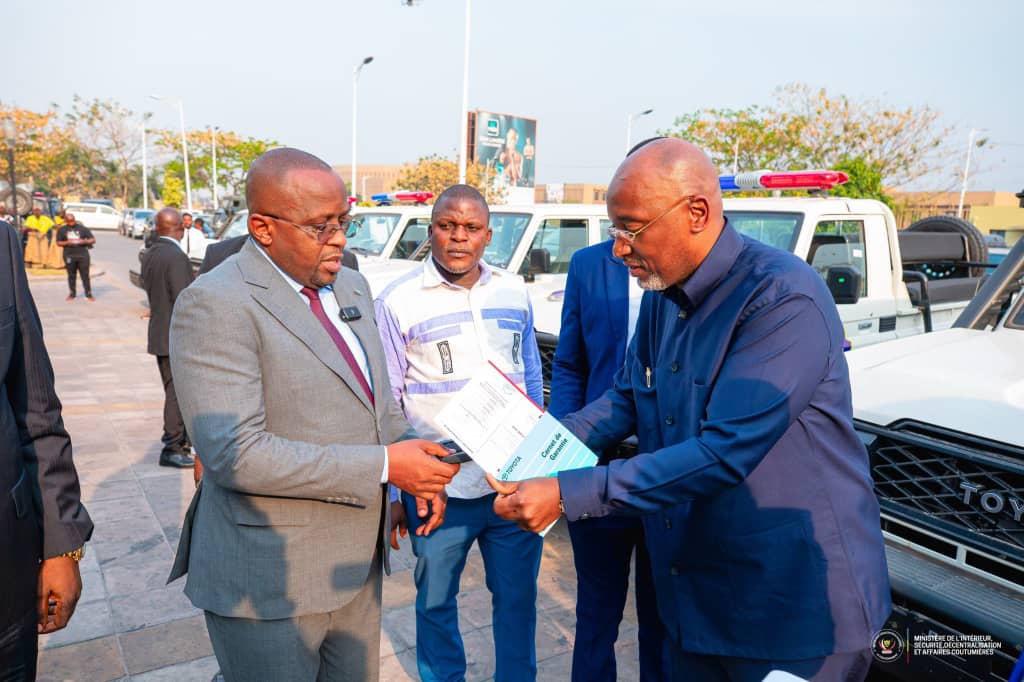 RDC – Sécurité : le gouvernement équipe les forces de l’ordre avec 95 jeeps neuves