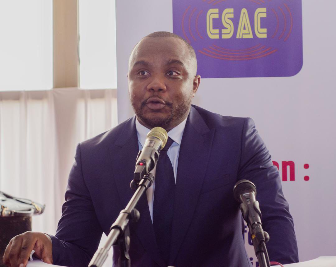 RDC : Le CSAC interdit de micro aux “agresseurs” et met les médias en garde